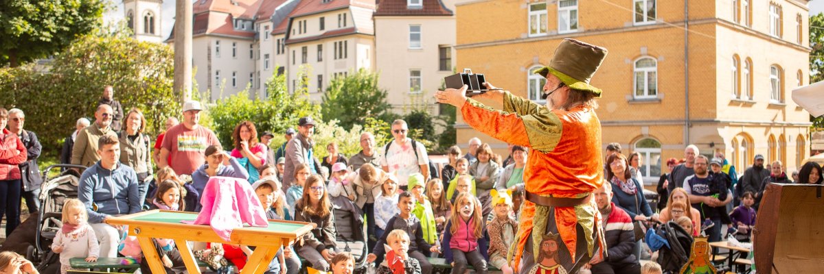 Roland Spielmann verzaubert das Publikum Roland Spielmann verzaubert das Publikum